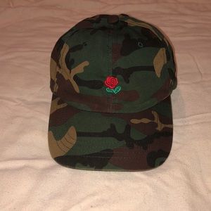 The hundreds buckle back hat